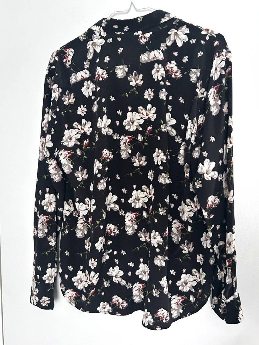 Equipment Femme Leema Black Floral Print 100% Silk Blouse Size L Romantic Chic - Picture 4 of 8
